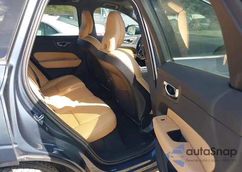 2021 Volvo Xc60 T5 Inscription из США, поврежденный, VIN YV4102RL5M1716015